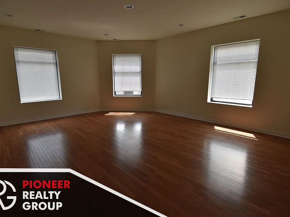 802 W Belmont Ave #3E