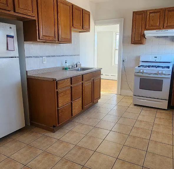594 Yonkers Ave #5 — Photo 3