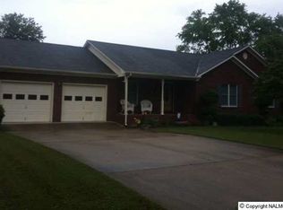 405 Gale Ln, Athens, AL 35611