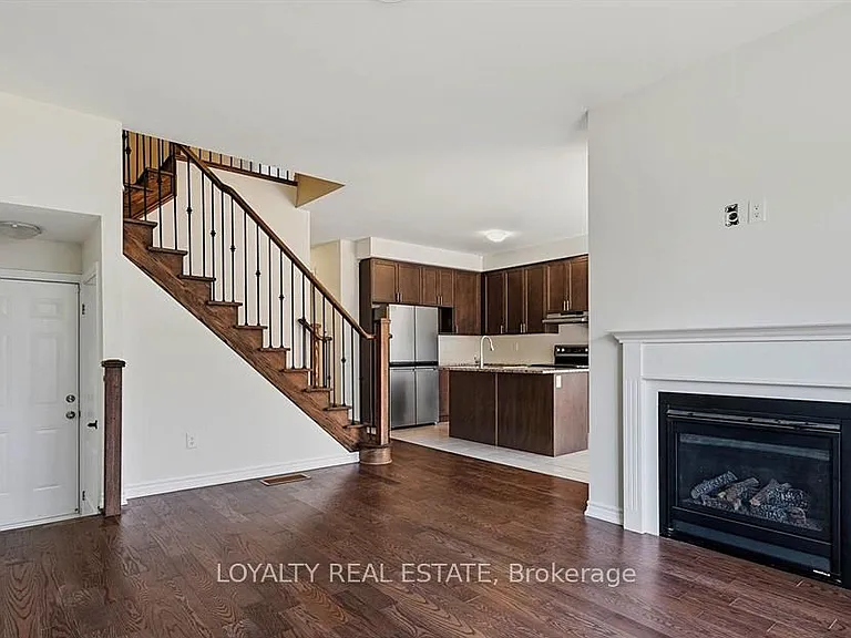 17 Cornelius Ln — Photo 7