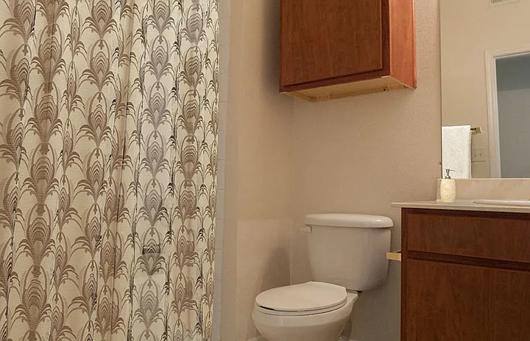 The Woodland Apartments Bath, Boerne, Texas