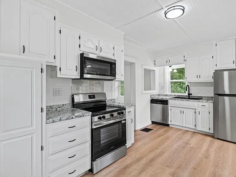 11319 E 10th St S — Photo 10