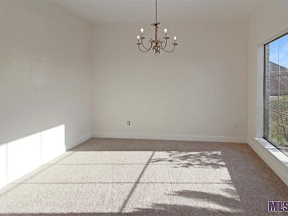 5th image of 41252 New Orleans Dr