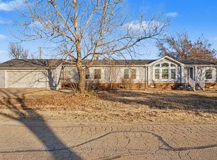 101 E Broadway Ave, Cashion, OK 73016