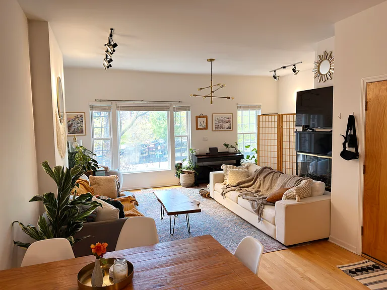 1409 N Wicker Park Ave #1F — Photo 5