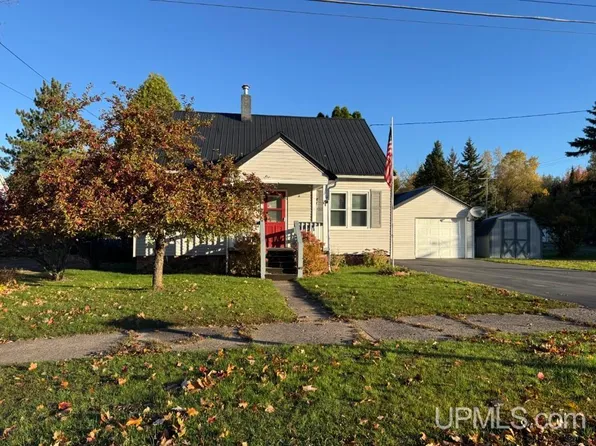 322 E Fall St, Lanse, MI 49946