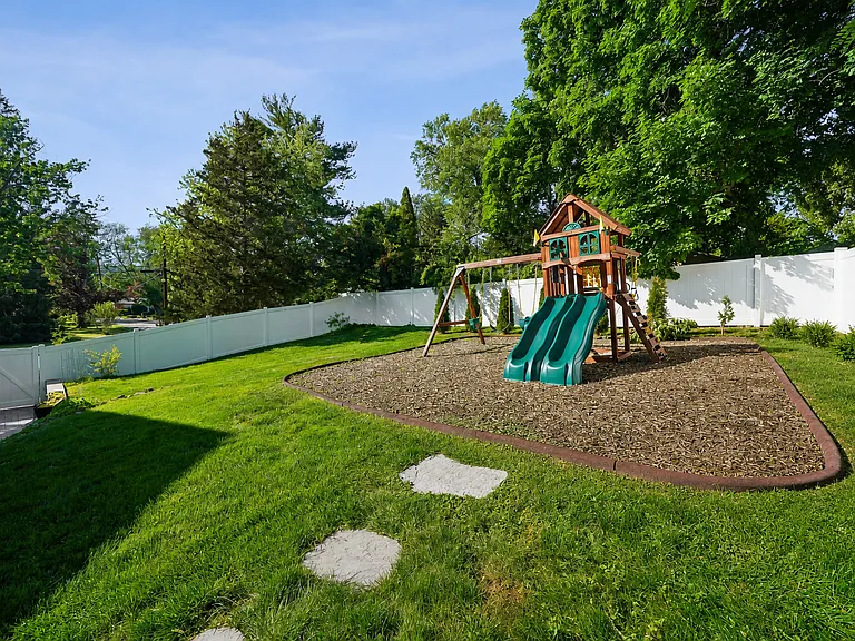 1233 Poplar Ave — Photo 41