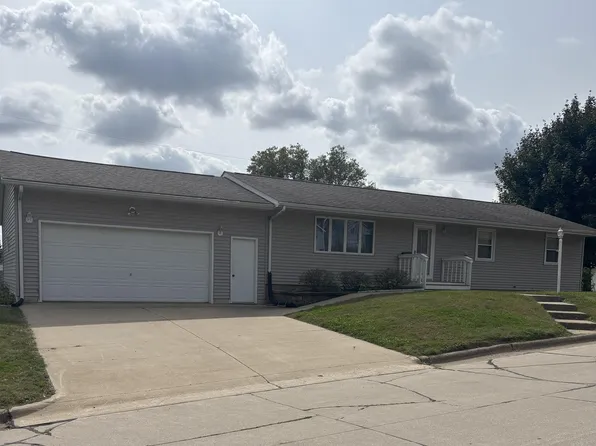 637 W 6th St, Monticello, IA 52310