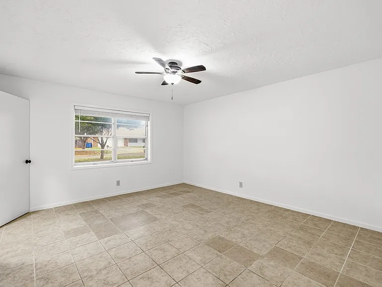 301 N Manor Dr #A — Photo 7