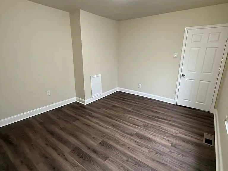 Brand New 1 Bed 1 Bath Apartment For Rent. — Photo 9