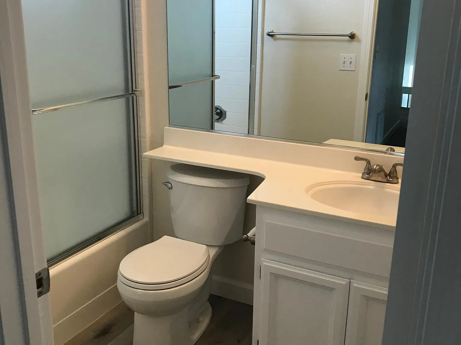 4 bed, 1705 sqft, $3,400 — Photo 2