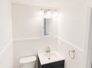 209 South St, Wrentham, MA 02093