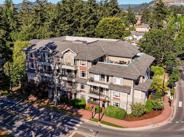 2706 Peatt Rd #203, Langford, BC V9B 3V3