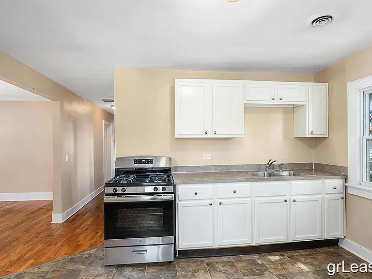618 Veto St NW #2 — Photo 3