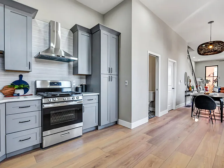 1000 Barton St — Photo 36