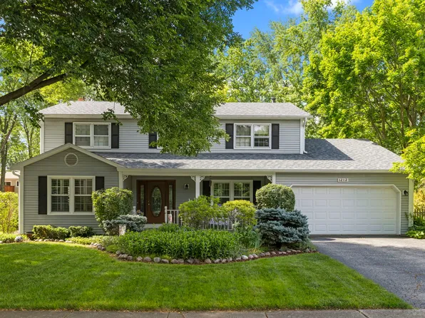 1212 Wilshire Dr, Naperville, IL 60540