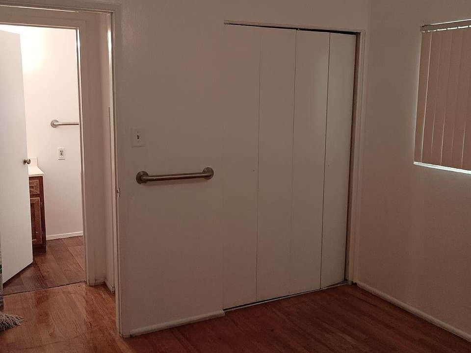 bedroom,