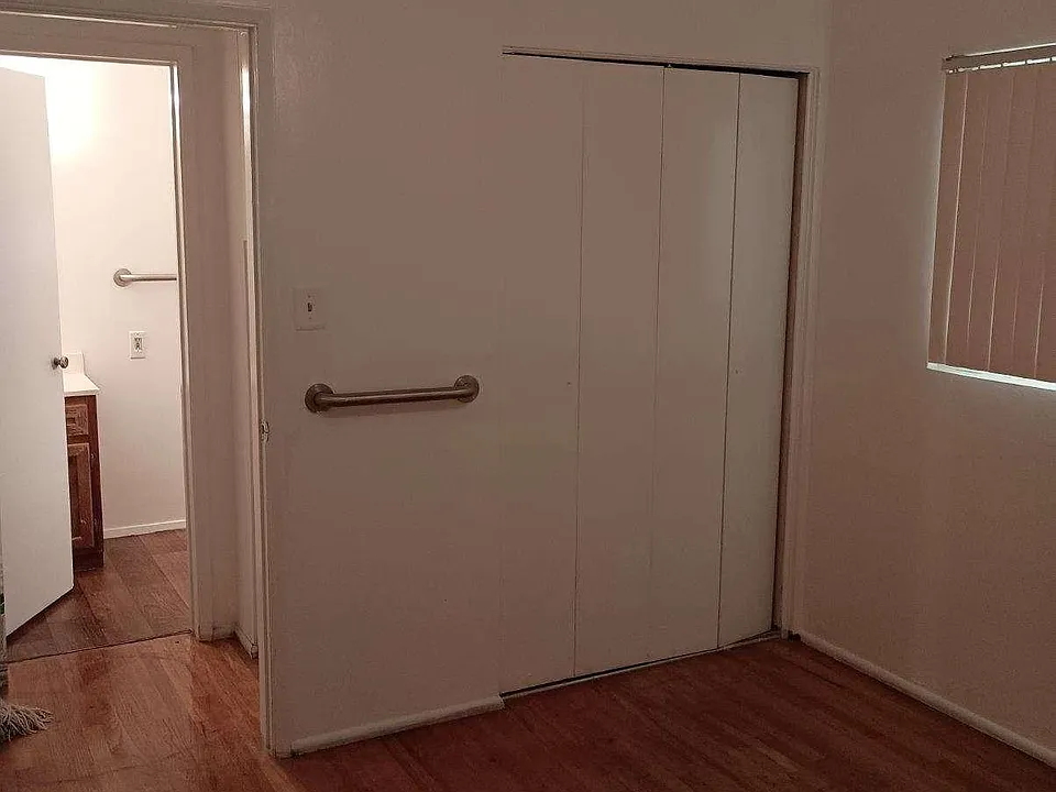bedroom,