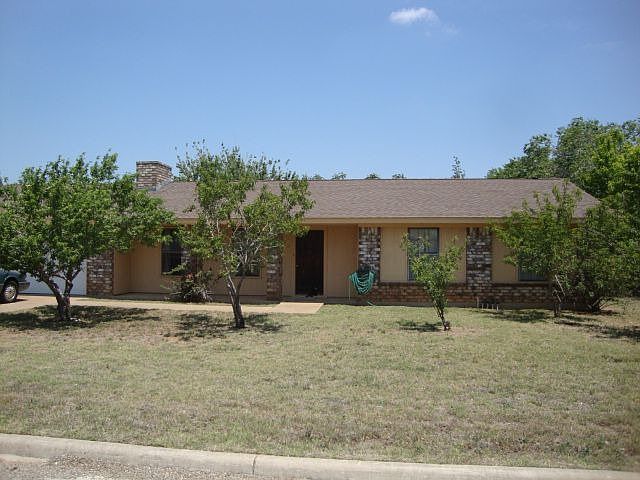 1st image of 105 Gates Dr