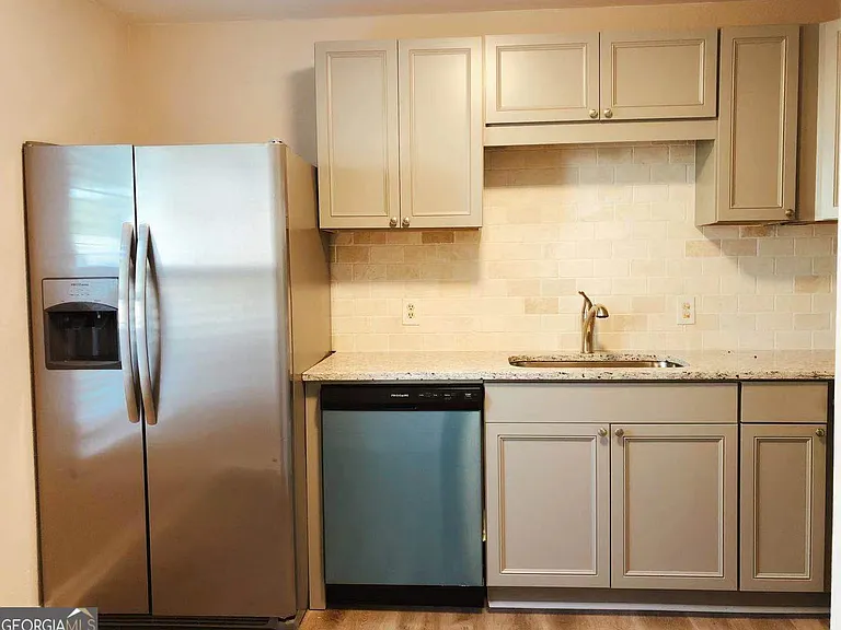 1819 Cumberland Valley Pl SE — Photo 2