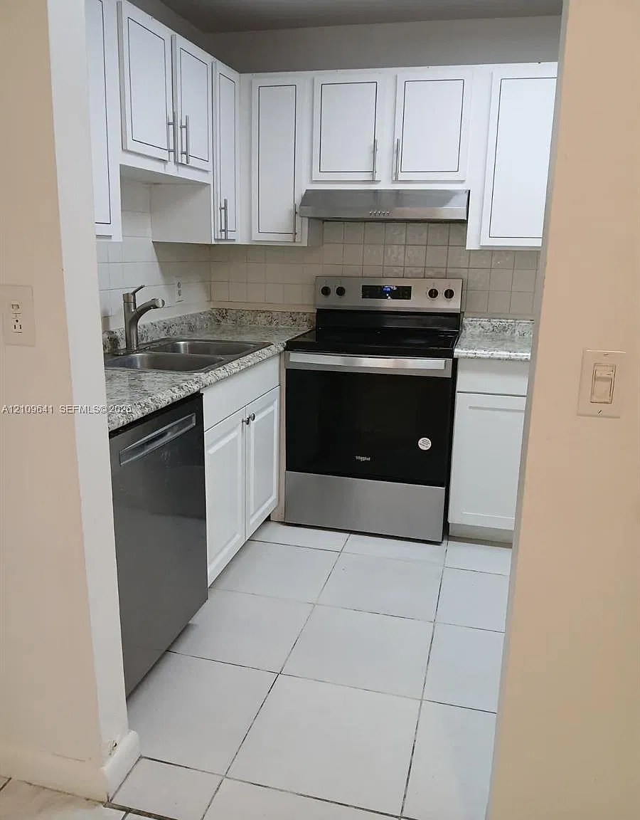 Ramblewood East Condo — Photo 3