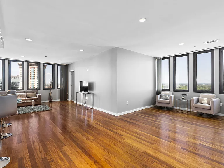 Pointe 400 Apartments — Photo 8