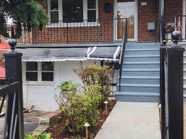 954 E 212th Street, Bronx, NY 10469