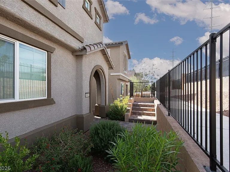 8045 Skye Foxx St — Photo 5