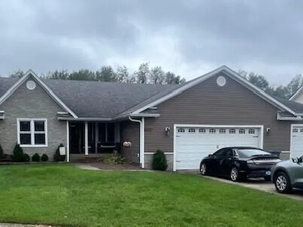 12019 Lavenia Ln, Louisville, KY 40272