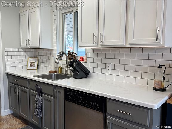 3rd image of 36884 Greenbush Rd