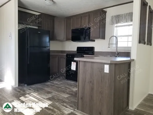 34 Twin Oaks Ln, Danbury, CT 06811