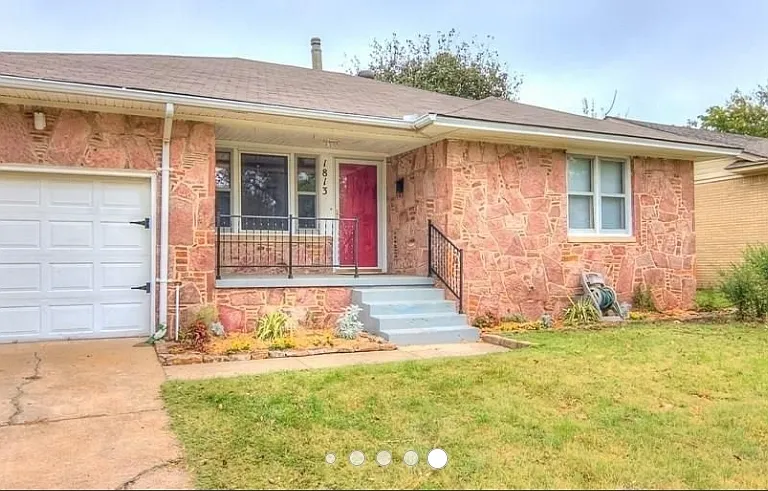 1813 Oxford Way — Photo 13