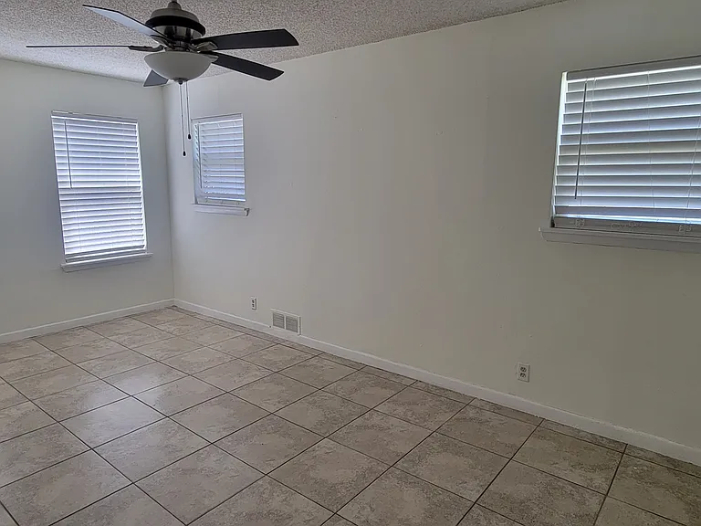 1305 Yates Dr — Photo 19