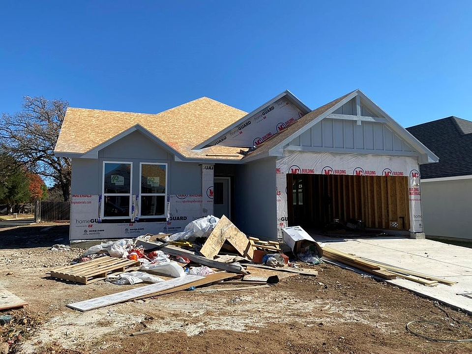 1st image of 214 Winston Dr.