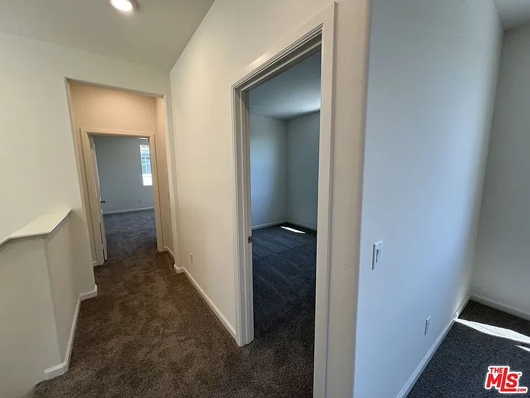 25198 Harmony Ave — Photo 15