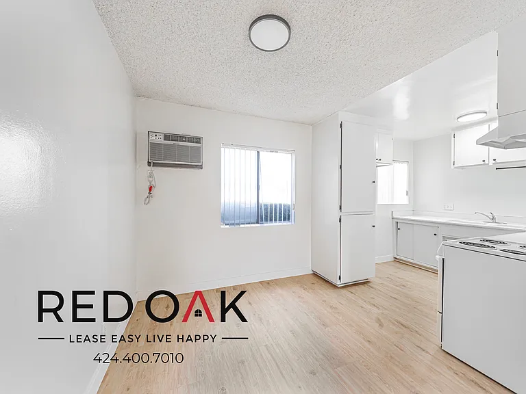 915 Mount Olive Dr #1 — Photo 8