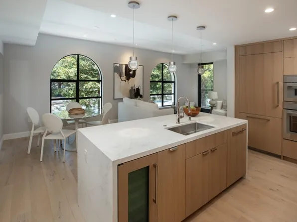 450 First #208, Losaltos, CA 94022