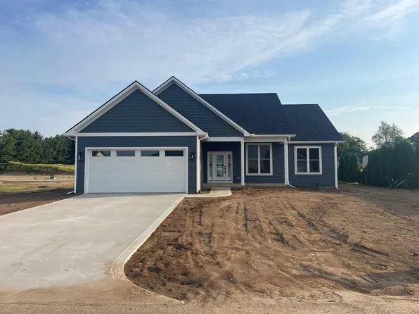 390 E Country Ln, Shipshewana, IN 46565
