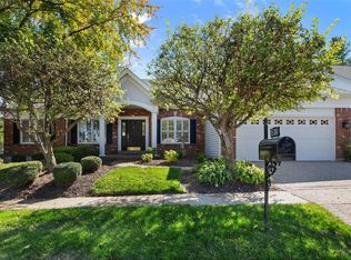 15300 Oaktree Estates Dr, Chesterfield, MO 63017