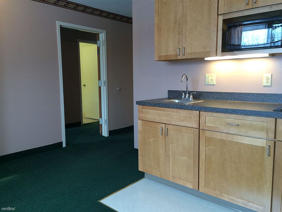 1 BR - entrance to bedroom