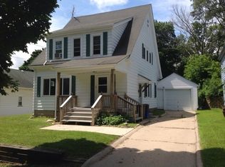 922 Aurora St, Waukesha, WI 53186