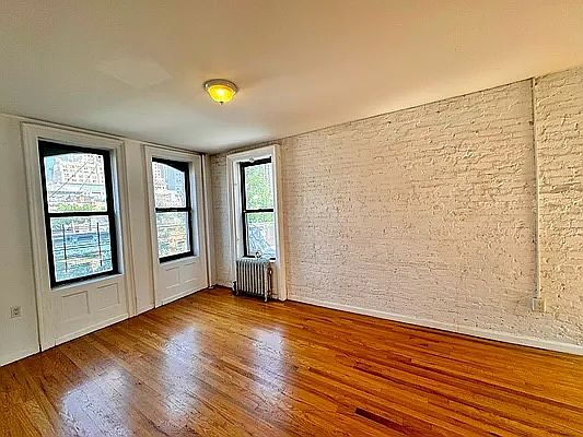 2nd image of 352 W 46th St APT 5A