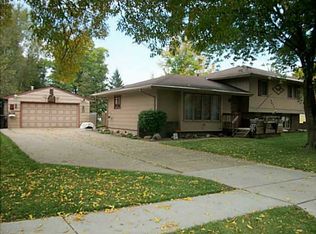 1010 SE Uehlamar Dr, Ankeny, IA 50021