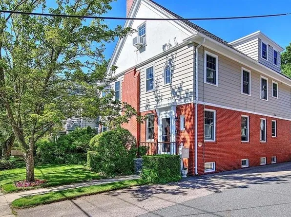 20 Grotto Ave, Providence, RI 02906