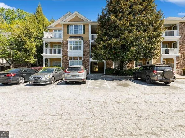 221 Bentley Pl, Tucker, GA 30084