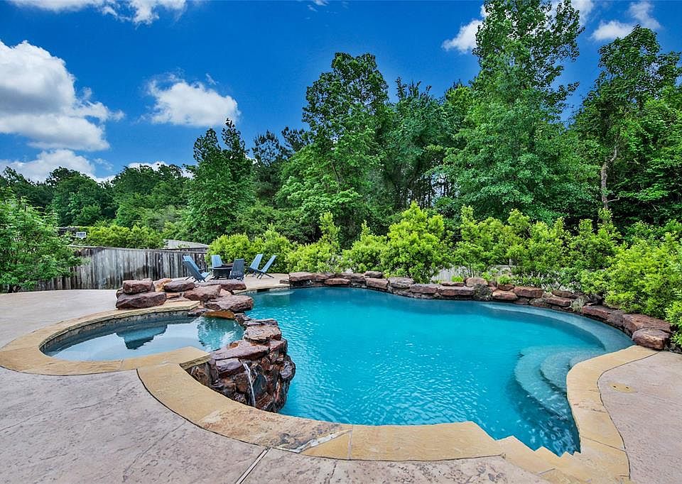 1st image of 162 Hunter Hollow Dr