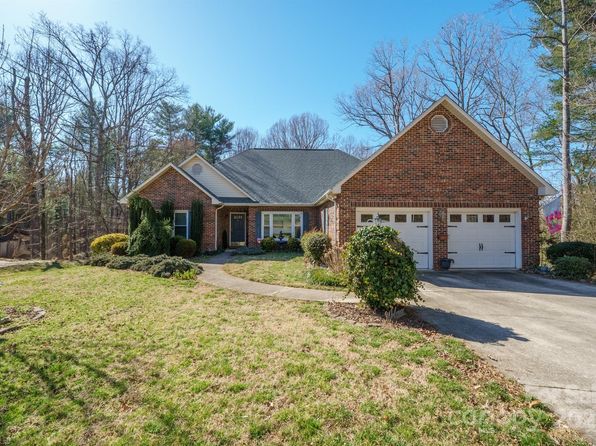 141 Spring St, Hudson, NC 28638