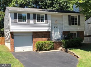 8290 Morning Dew Ct, Springfield, VA 22153