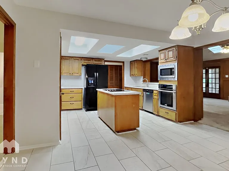 15710 Fern Ridge St — Photo 9