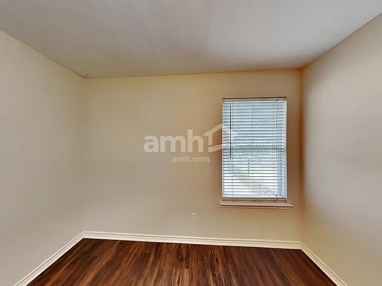 2219 Shady Pine Dr — Photo 13